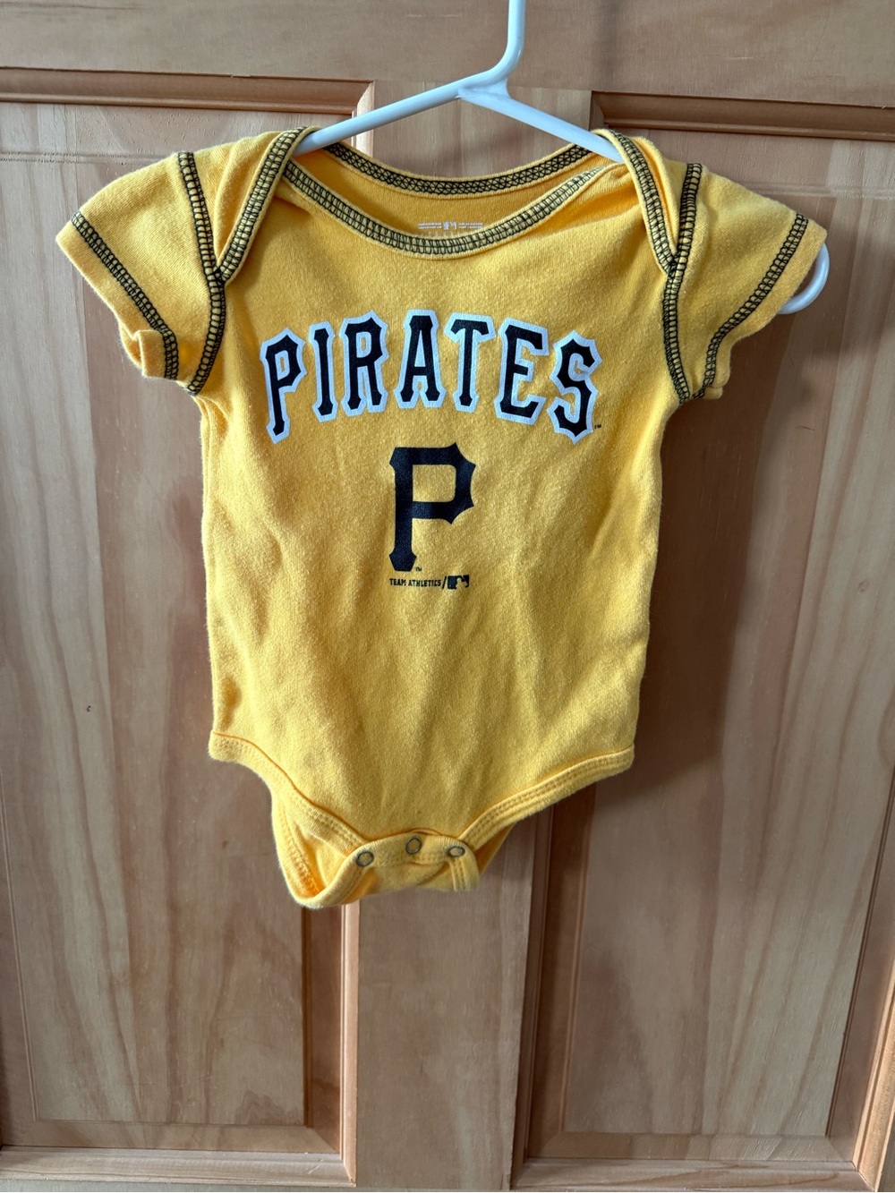 Pittsburgh Pirates Onesie Size 0/3 Months